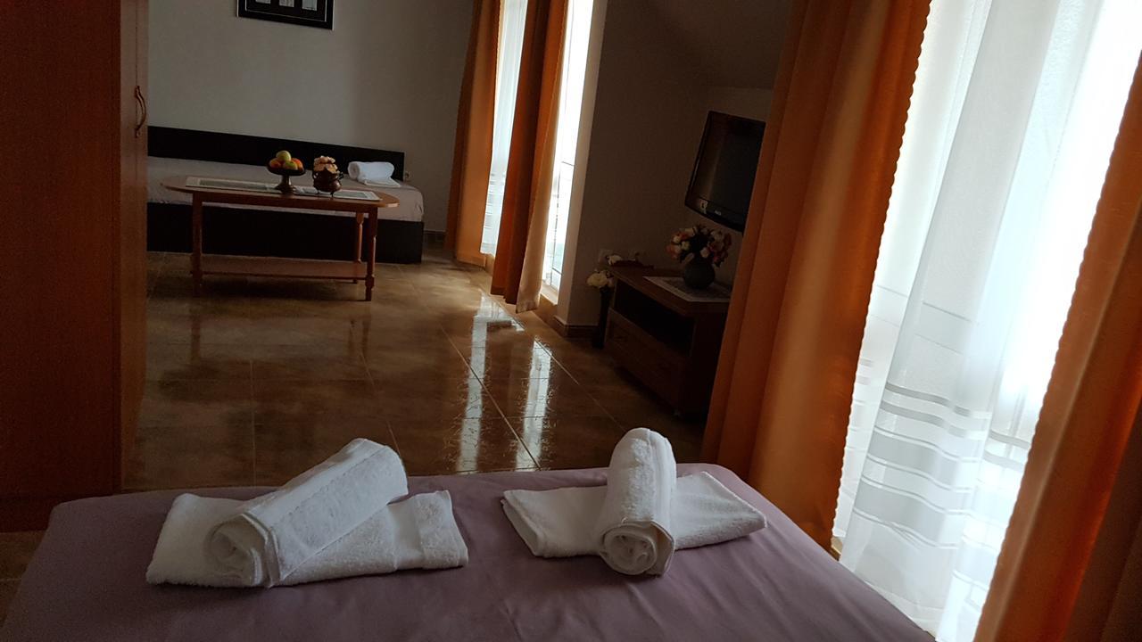 Tashevi Apartments 포마리 외부 사진