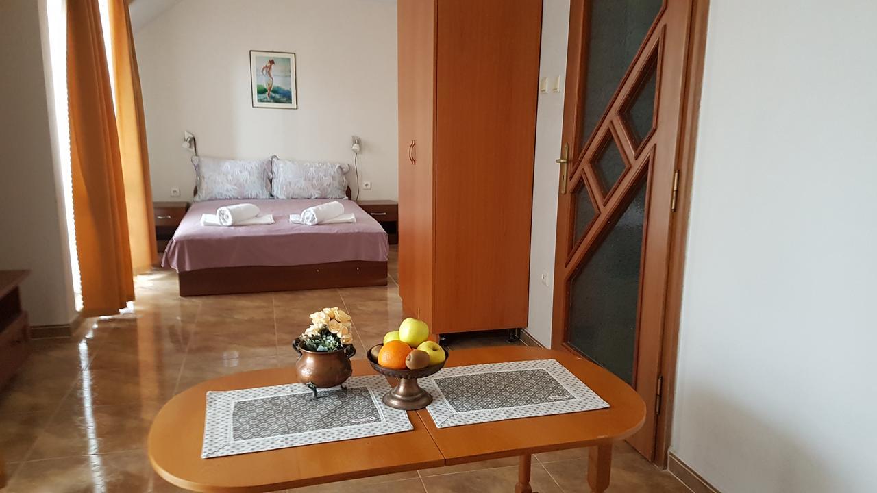 Tashevi Apartments 포마리 외부 사진