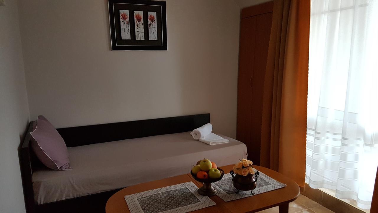 Tashevi Apartments 포마리 외부 사진